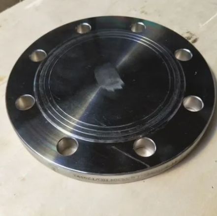 Multi-Standard DN/NPS 304 SS Flanges: Large Blind & Threaded Options (10" +)